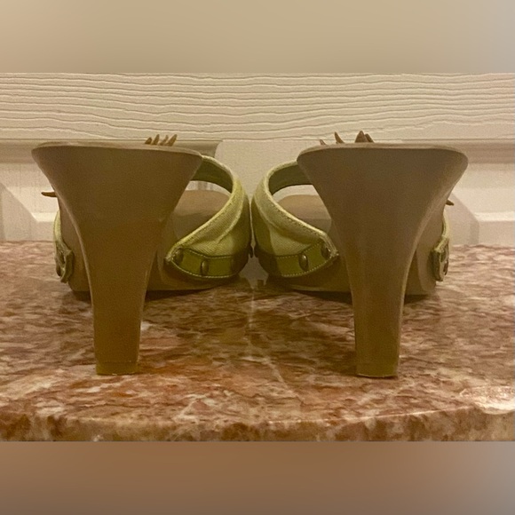 BAMBOO Green Flower Shoes; Size 9; EUC. - Picture 4 of 8